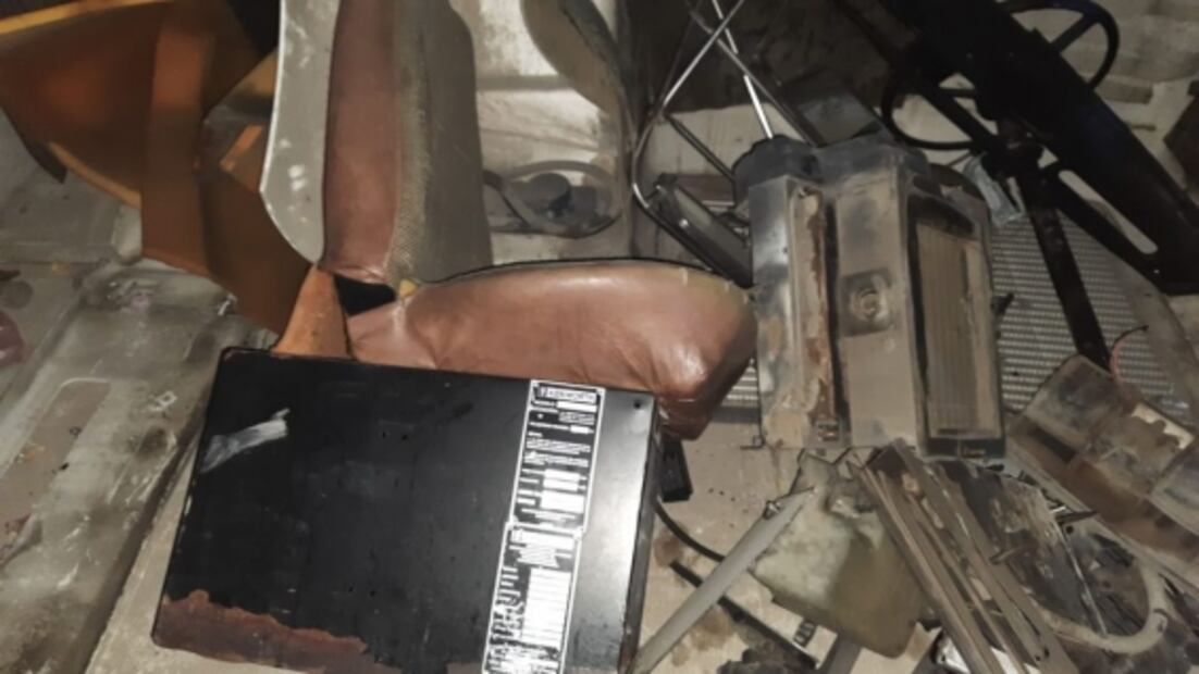 Detienen a pareja mientras desvalijaba tráiler en Ecatepec