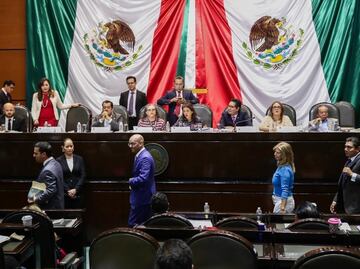 Diputados del PAN abandonan reunión para avalar la reforma educativa