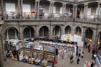Acuden representantes de candidatos presidenciales al Palacio de Minería