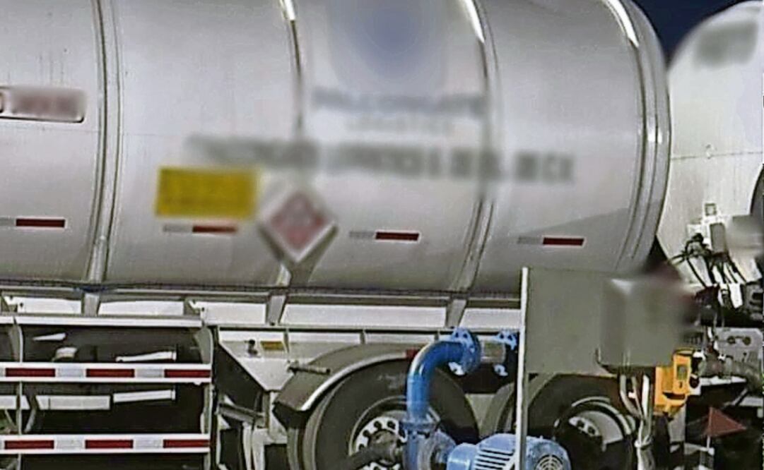 En Tamaulipas, elementos de la Guardia Nacional, Ejército, Fiscalía General de la República, Policía Estatal, y de seguridad de Pemex aseguraron 1 millón 802 mil 650 litros de huachicol el 26 de julio de 2025. Foto: Especial