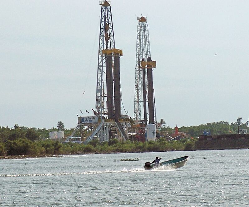 Rezago. En opinión de Moody’s, el sector energético es uno de los más afectados con el nuevo gobierno y sigue enfrentando incertidumbre. Foto/ARCHIVO EL UNIVERSAL
