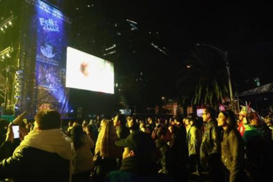 Reciben capitalinos 2019 a ritmo de Margarita "La diosa de la cumbia"