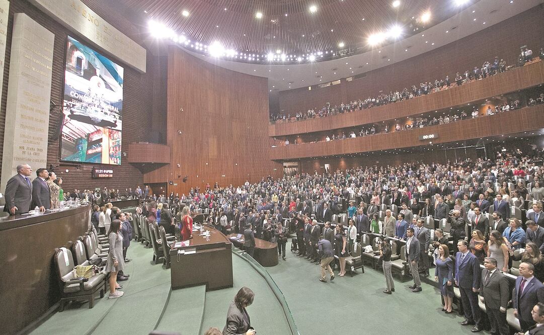 Con 78 senadores y 387 diputados federales, ayer se abrió la sesión del Congreso para iniciar el cuarto periodo ordinario de la 64 Legislatura. Foto: GERMÁN ESPINOSA. EL UNIVERSAL