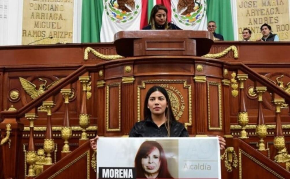 VIDEO: Con insultos y arañazos, diputadas locales de Morena y PAN se pelean por un micrófono