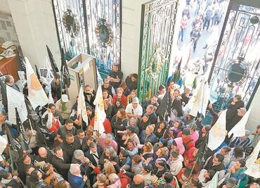 Secuestran al Congreso local por hora y media