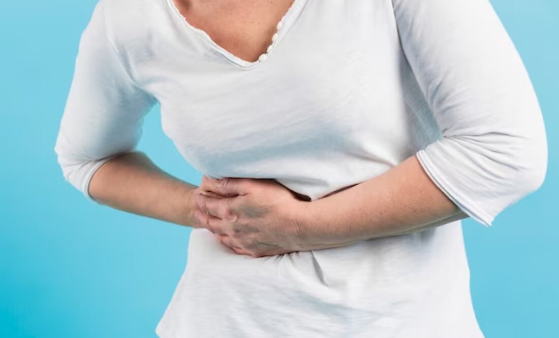 Dolor producido por cálculos en la vesícula. Fuente: Freepik