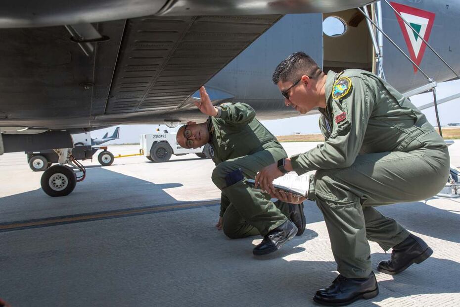 Alistan vuelos para bombardear nubes sobre el Cutzamala. 27 de marzo, fotografía Especial