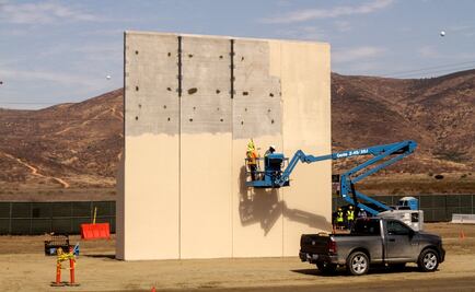 Prevén que Trump visite prototipos del muro con México en marzo
