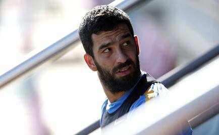 Rechaza FIFA petición del Barça para inscribir a Turan