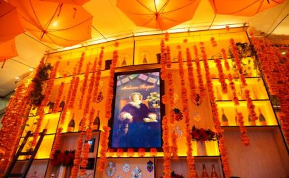 Un bar "efímero" inspirado en la ofrenda de muertos