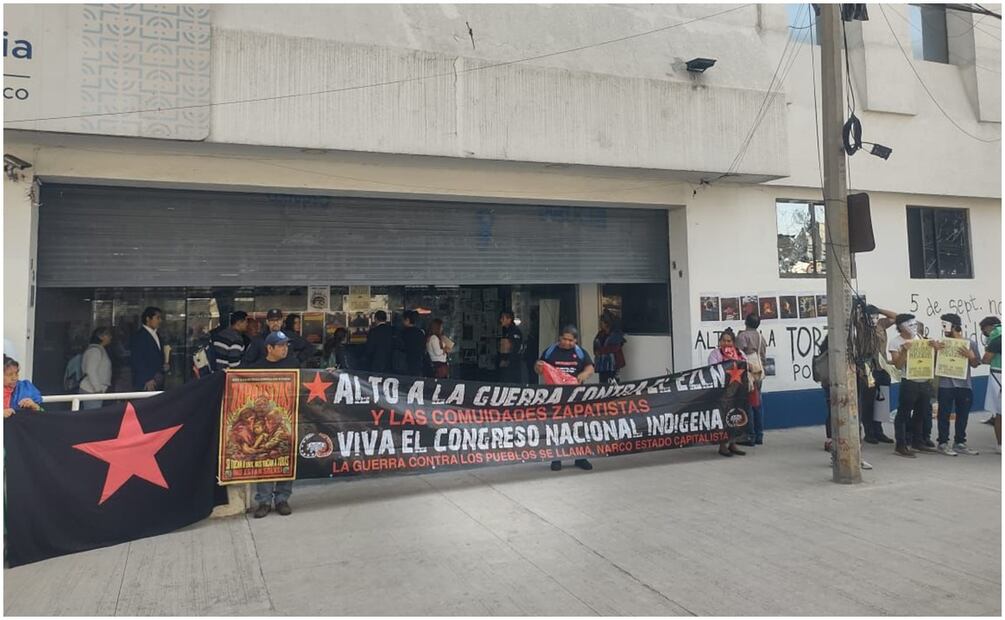 Los inconformes exigen justicia por los presuntos actos de represión policiaca en contra de activistas (8/11/2024). Foto: Especial