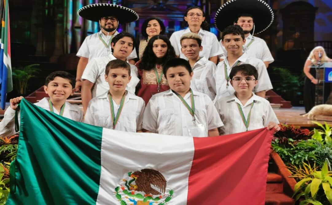 Del Toro also helped the Mexican team that participated in the International Mathematical Olympiad in London – Photo: Taken from the Mexican Mathematics Olympiad’s Twitter account