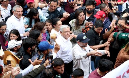 MC presenta denuncia ante el INE contra AMLO y Morena por campaña anticipada en marcha del 27N 