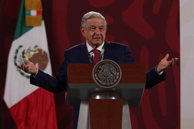 El domingo el Zócalo estará libre para que marcha en “defensa del INE” llegue sin problemas: AMLO