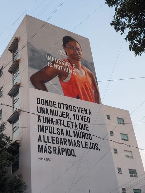Crean murales de Messi, Pogba, Charlyn Corral y otros atletas en la CDMX