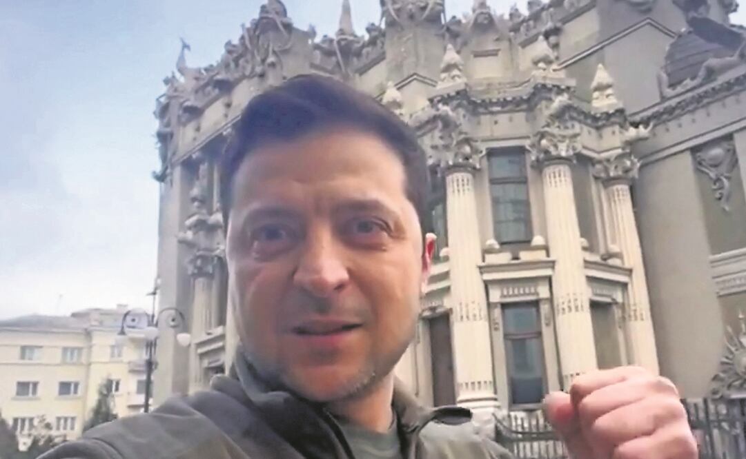 El presidente Zelensky afirmó ayer que “desbarató" el plan de Rusia, en el tercer día de la invasión. Foto: AP 