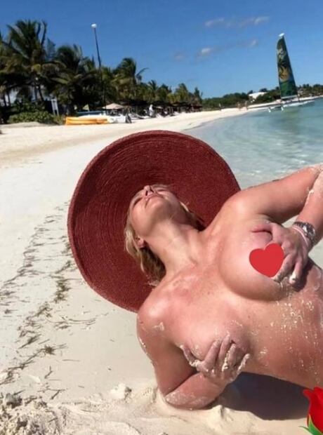 Fotos de Britney Spears desnuda, desatan enojo de Zoraida Gómez