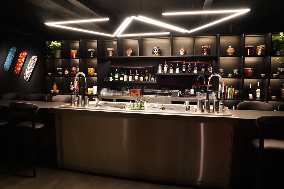 La barra, en donde la magia ocurre