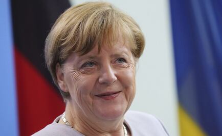 Merkel rechaza negociar antes que RU pida salida de UE