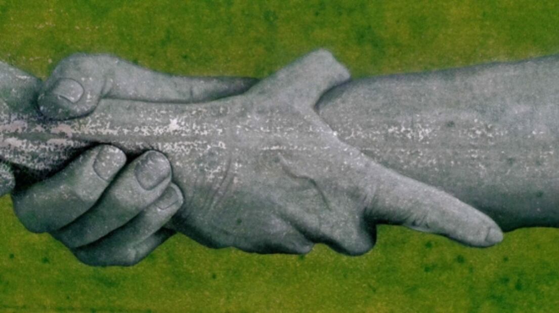 La Torre Eiffel acoge el fresco biodegradable más grande del mundo