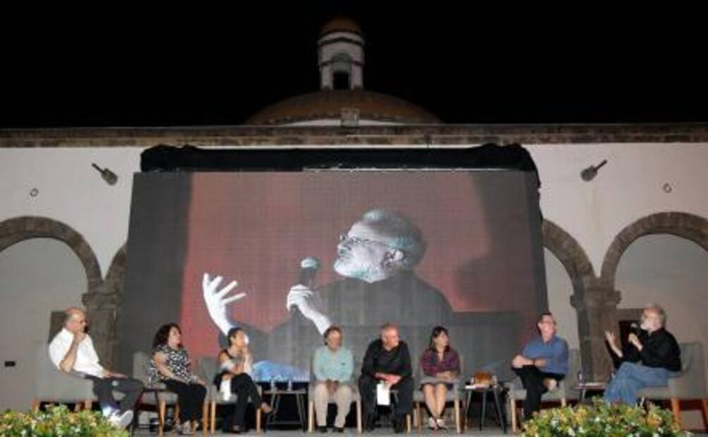 Juan Rulfo reúne a sus seguidores en Guadalajara