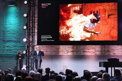 El joven en llamas, la historia detrás de la foto del año del World Press Photo