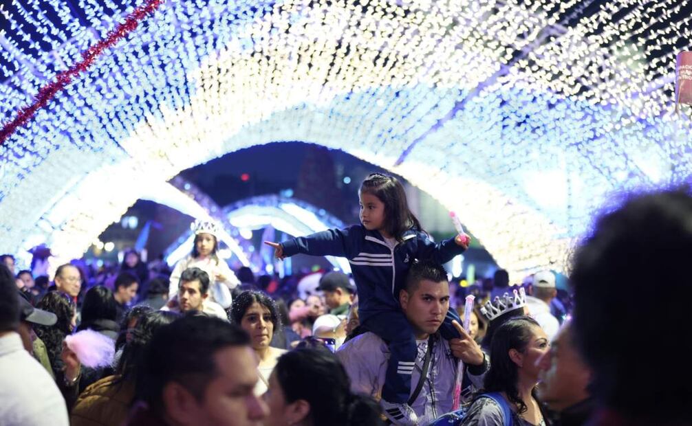 Verbena Navideña 2024 en el Zócalo. Foto: Diego Simón/EL UNIVERSAL