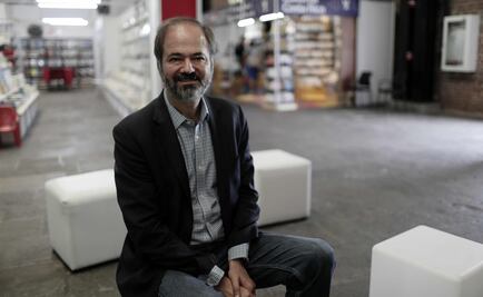 Periodistas investigan lo que el gobierno no: Juan Villoro