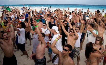 Distribuirán preservativos durante “spring break” Cancún