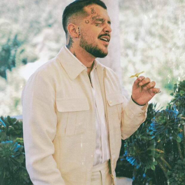 ¿Cuánto mide y pesa realmente Christian Nodal?