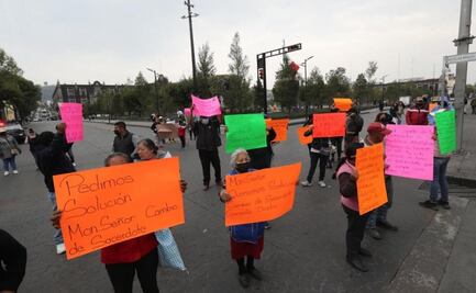 Católicos bloquean calles de Toluca; exigen cambio de sacerdote en su parroquia 