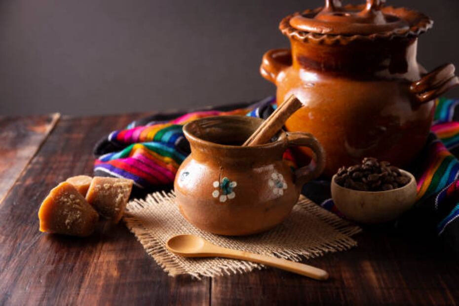 El atole proviene del náhuatl atolli o tol, que significa "aguado". Foto: iStock