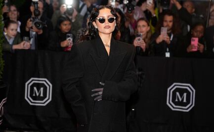 Jenna Ortega brilló en la Met Gala con vestido metálico del que todos hablan