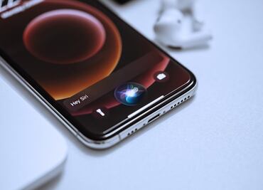 Apple trabaja en el modelo "LLM Siri" para mejorar su asistente