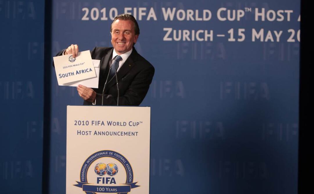 Tim Roth interpreta a Sepp Blatter en United Passions. AP