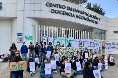 No nos oponemos al cambio como dice Álvarez-Buylla, señalan alumnos en manifestación afuera del CIDE