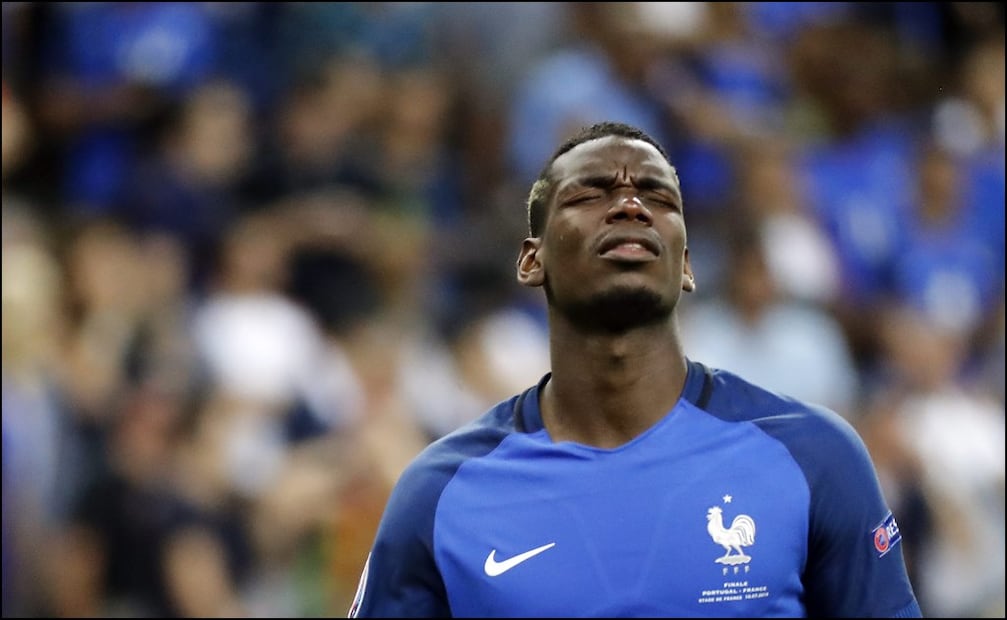 Quien fuera el futbolista más caro del mundo es bastante detestado porque no ha rendido lo suficiente en la cancha ni con su club (Manchester United) ni con Francia. Catalogado como sobrevalorado, Pogba es uno de esos jugadores que se llevan silbatinas al final del partido por no dar lo suficiente en cada partido.
