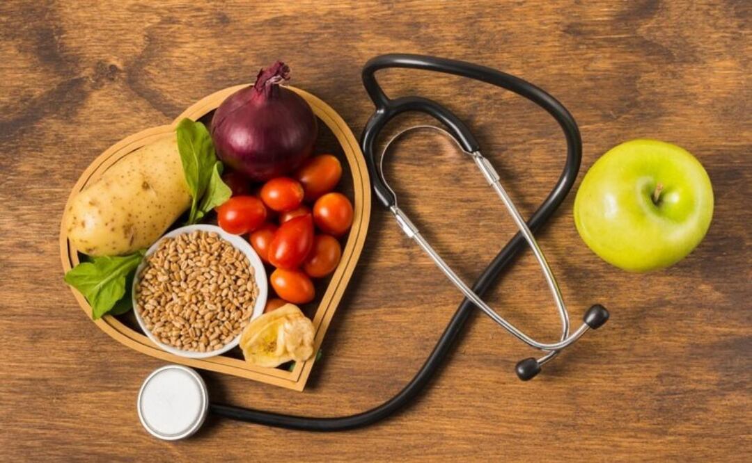 Come frutas para combatir el colesterol malo Fuente: Freepik