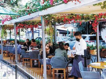 Restaurantes estarán obligados a colocar en entrada su menú con precios: Sheinbaum