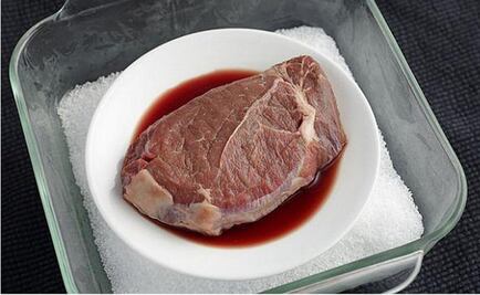 ¿Qué es el líquido rojo que sale de la carne? No es sangre