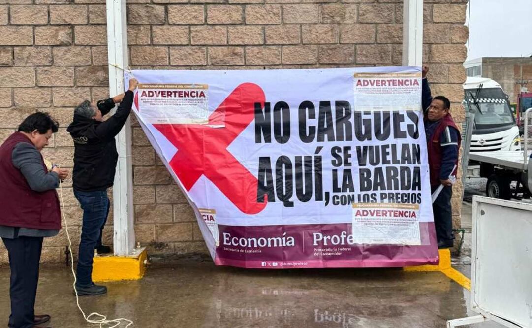 Coloca Profeco primeras lonas de advertencia en gasolineras que venden en más de 24 pesos litro de gasolina regular, 09 de enero de 2025. Foto: Especial