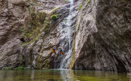 Paso de Vaqueros: tour de toboganes naturales y rappel en Guanajuato