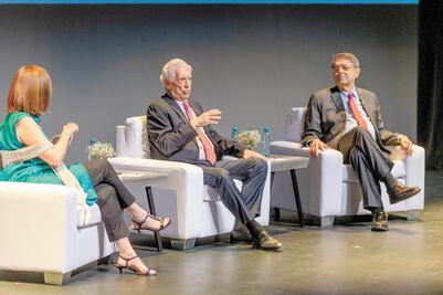 “La literatura, un instrumento subversivo”: Vargas Llosa