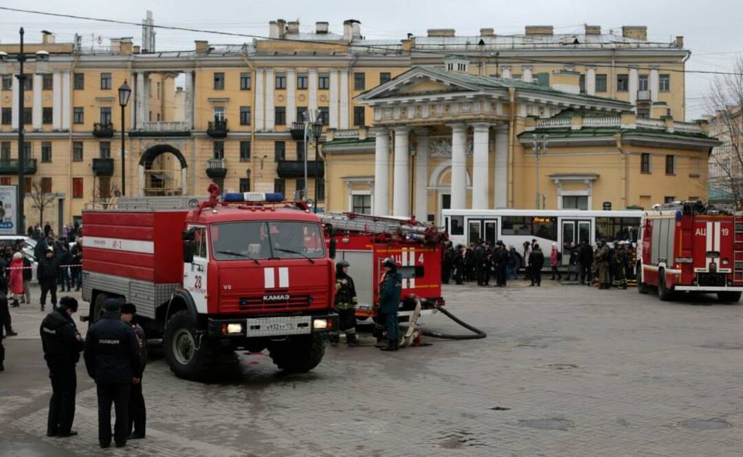 La explosión de un tanque de gas causó un incendio en la gasolinera de la capital regional. Foto: AP