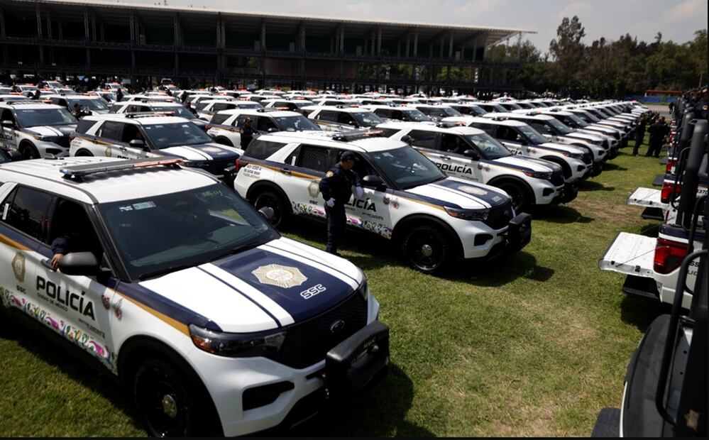Dan banderazo de salida a 3 mil 500 nuevas patrullas que renovarán el parque vehicular de la Secretaría de Seguridad Ciudadana de la Ciudad de México, en el estadio GNP, el jueves 24 de julio de 2025. Foto: Diego Simón Sánchez/EL UNIVERSAL