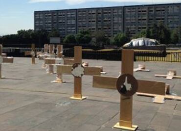 Vandalizan obra de Yoko Ono