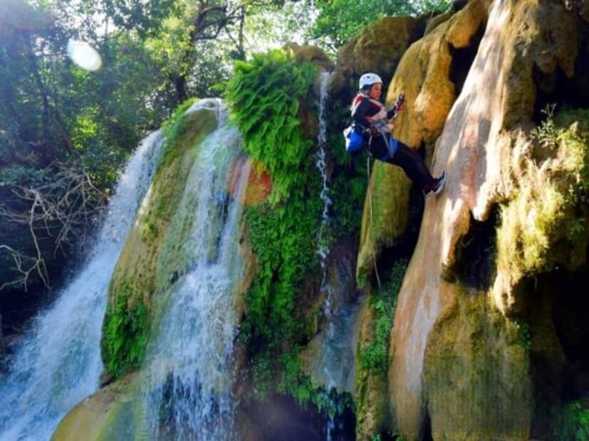 Lánzate a Mil Cascadas cerca de Taxco y nada en sus pozas azules