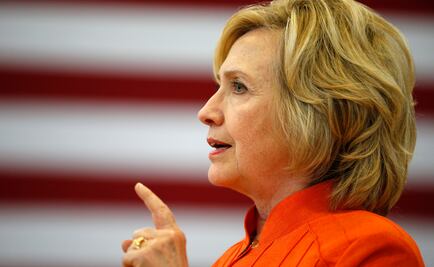 Ordena juez interrogar a ayudantes de Hillary Clinton