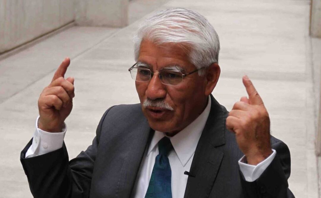 Raymundo Isidro Alavez, traductor y académico de la Facultad de Estudios Superiores (FES) Acatlán, fue el encargado de llevar a la lengua materna mexicana el capítulo 72 de la segunda parte del libro universal. FOTO: Notimex.