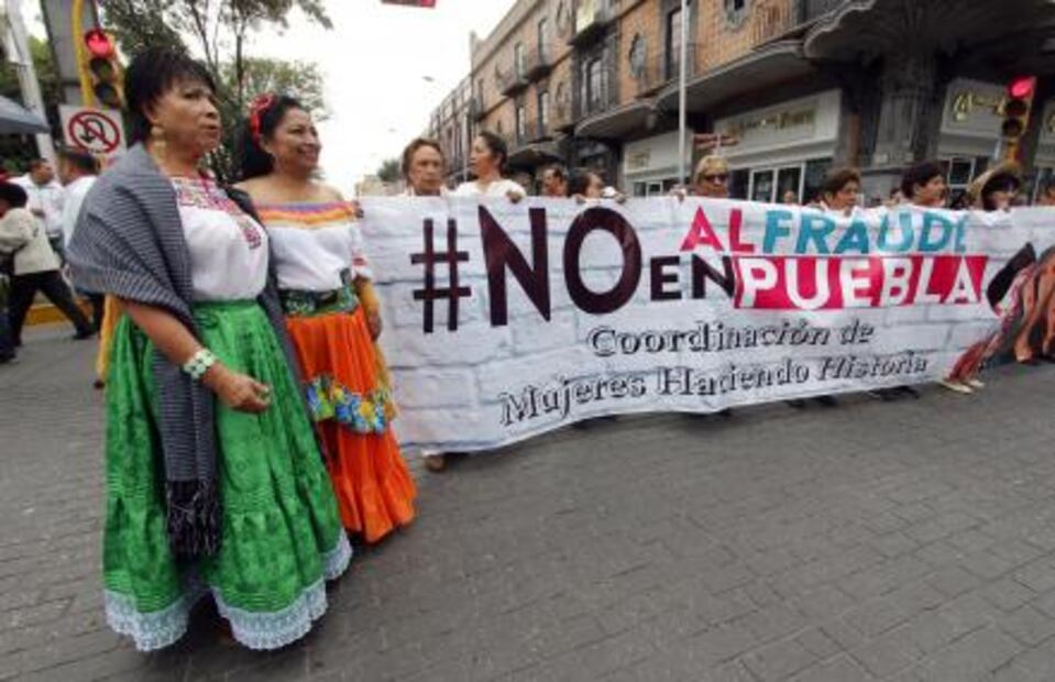 Barbosa y Yeidckol encabezan marcha contra presunto fraude electoral en Puebla